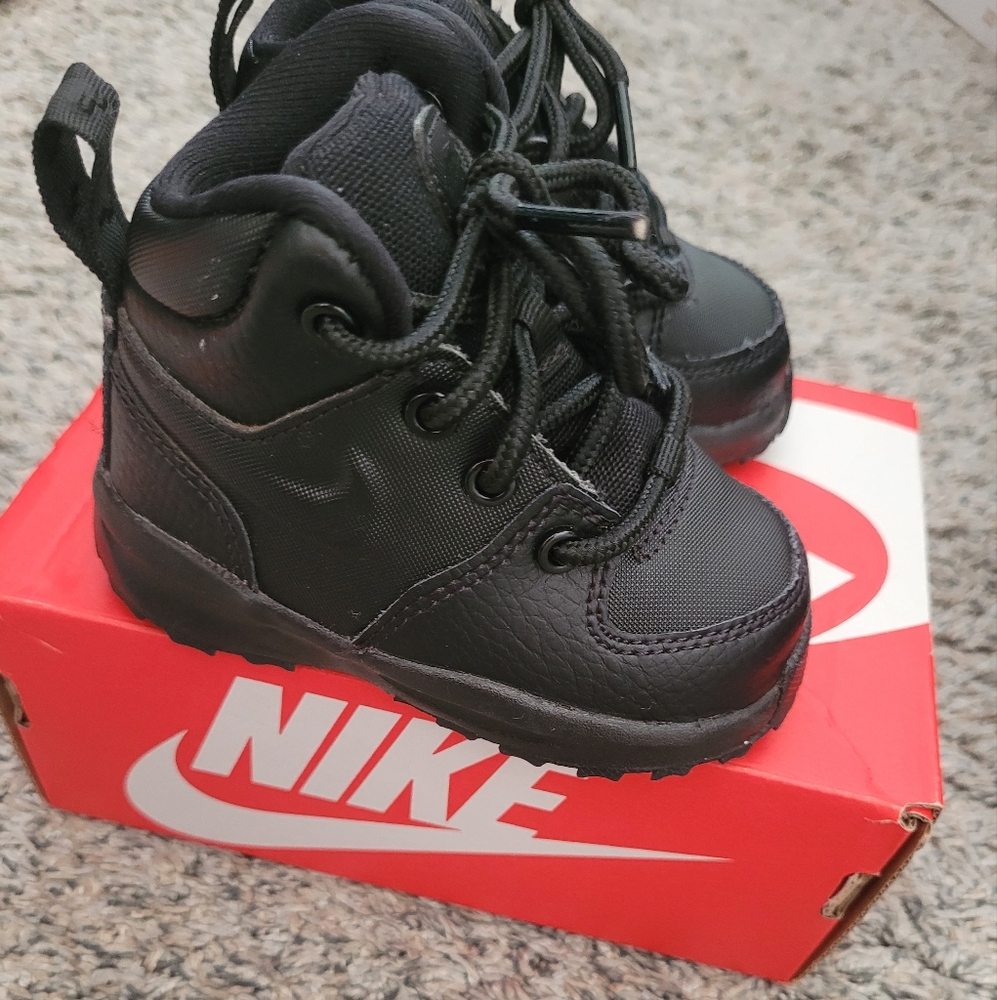 LIKE NEW Baby Toddler Boy Nike Manoa LTR Sneaker boots shoes 4c